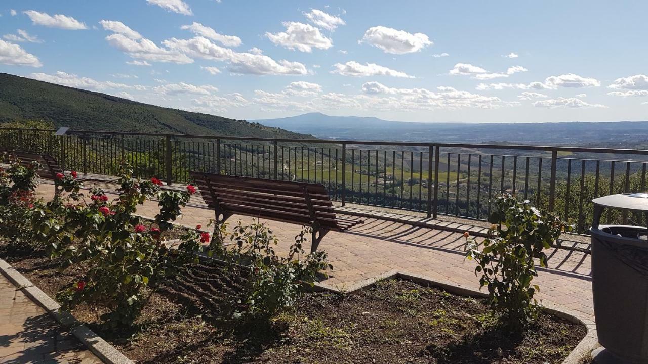 Le Casette Di Civitella La Casa Di Nonna Giulia Civitella Del Lago Exteriör bild